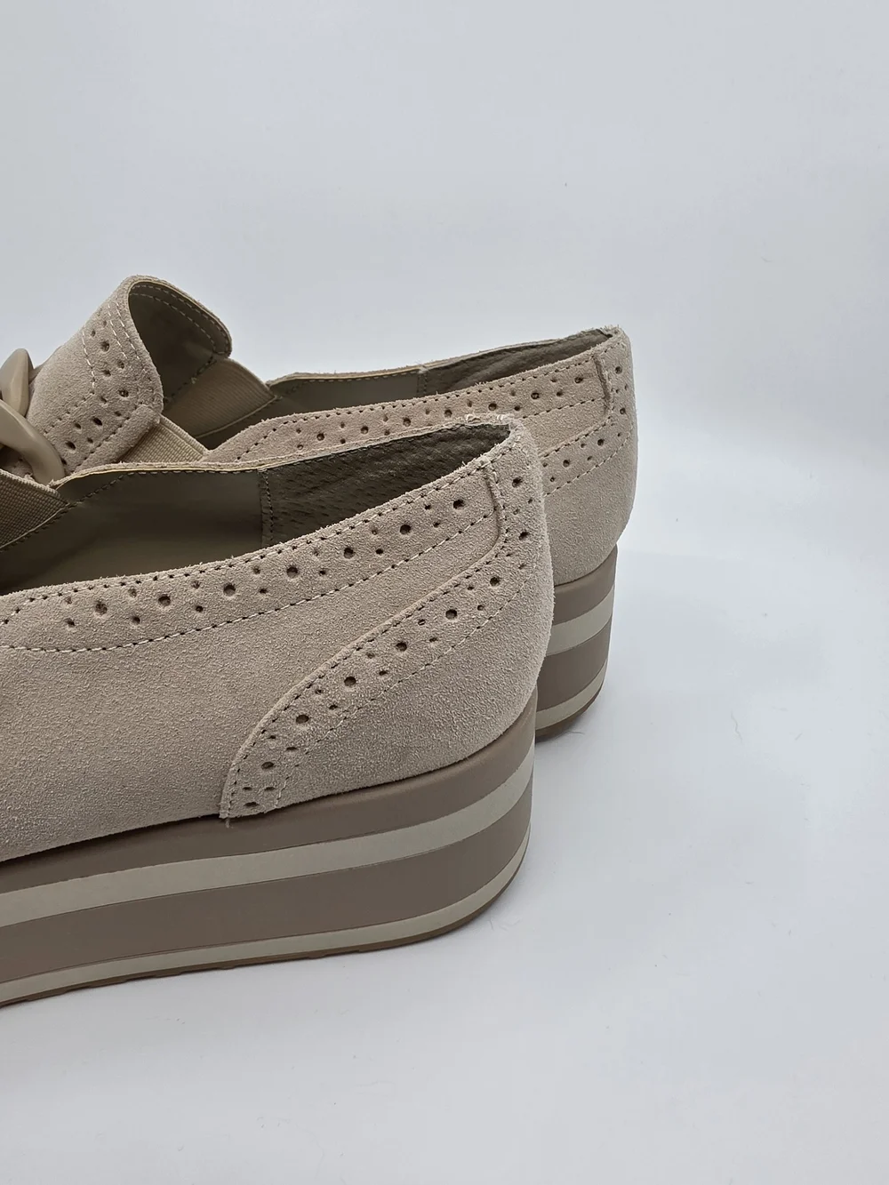 Dolce Vita Women’s Slip-On Platform Loafer in Taupe with Chain Accent, NWOT, 10